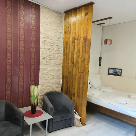 Center 3 Apartment *