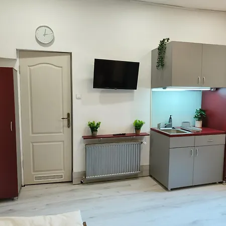 Apartment Center 3 *