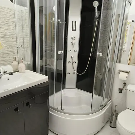 Center 3 Apartment *