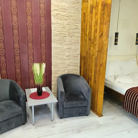 Center 3 Apartment *