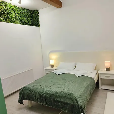 Apartamento Center 3 *